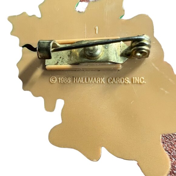 Hallmark Raccoon Pin Holly Holiday Christmas Collectable Lapel Brooch 1986‎ - Picture 8 of 8